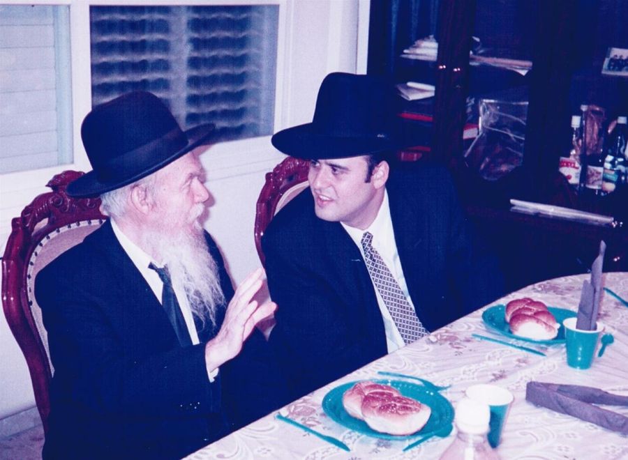 Moreynu Rosh Hayeshivah- Harav Hagaon Rav Gershon Edelstein shlitah, discussing divrey Torah with Rav Hool in Rav Hool's home in 1997.